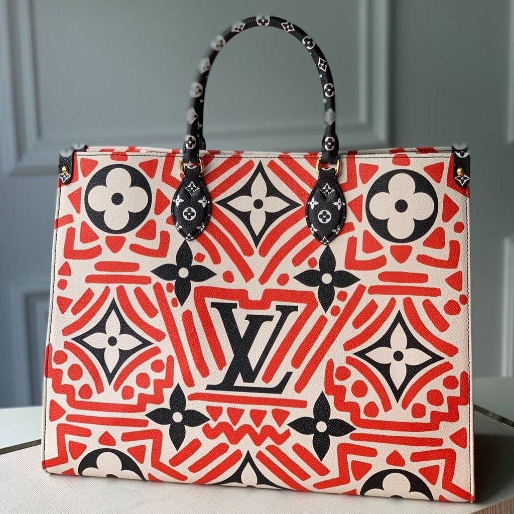 LV CRAFTY ONTHEGO GM CRÈME ET MONOGRAMME ROUGE TOILE GÉANTE