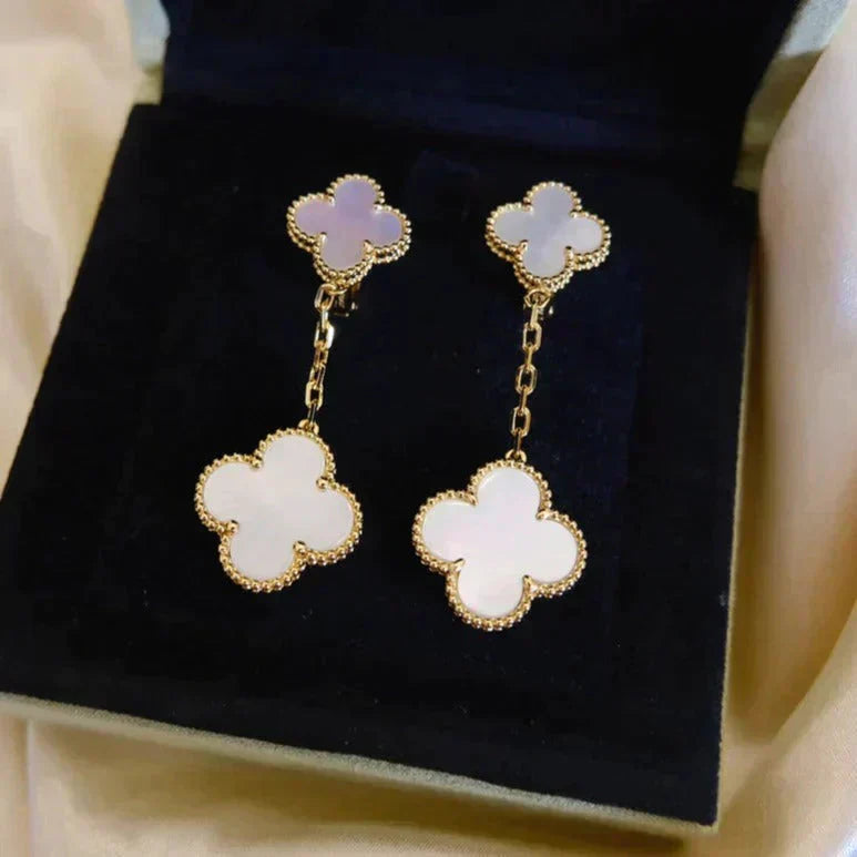 [Shinejoy]CLOVER 2 MOTIF WHITE MOP EARRINGS