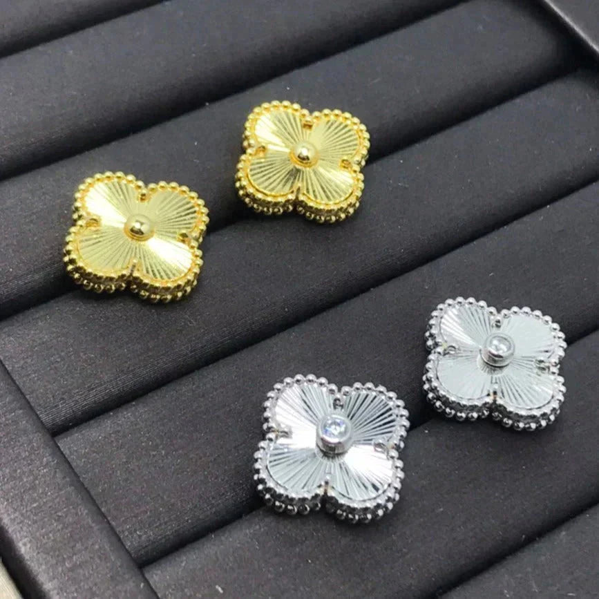 [Shinejoy]CLOVER MINI 9.5MM LASER EARRINGS