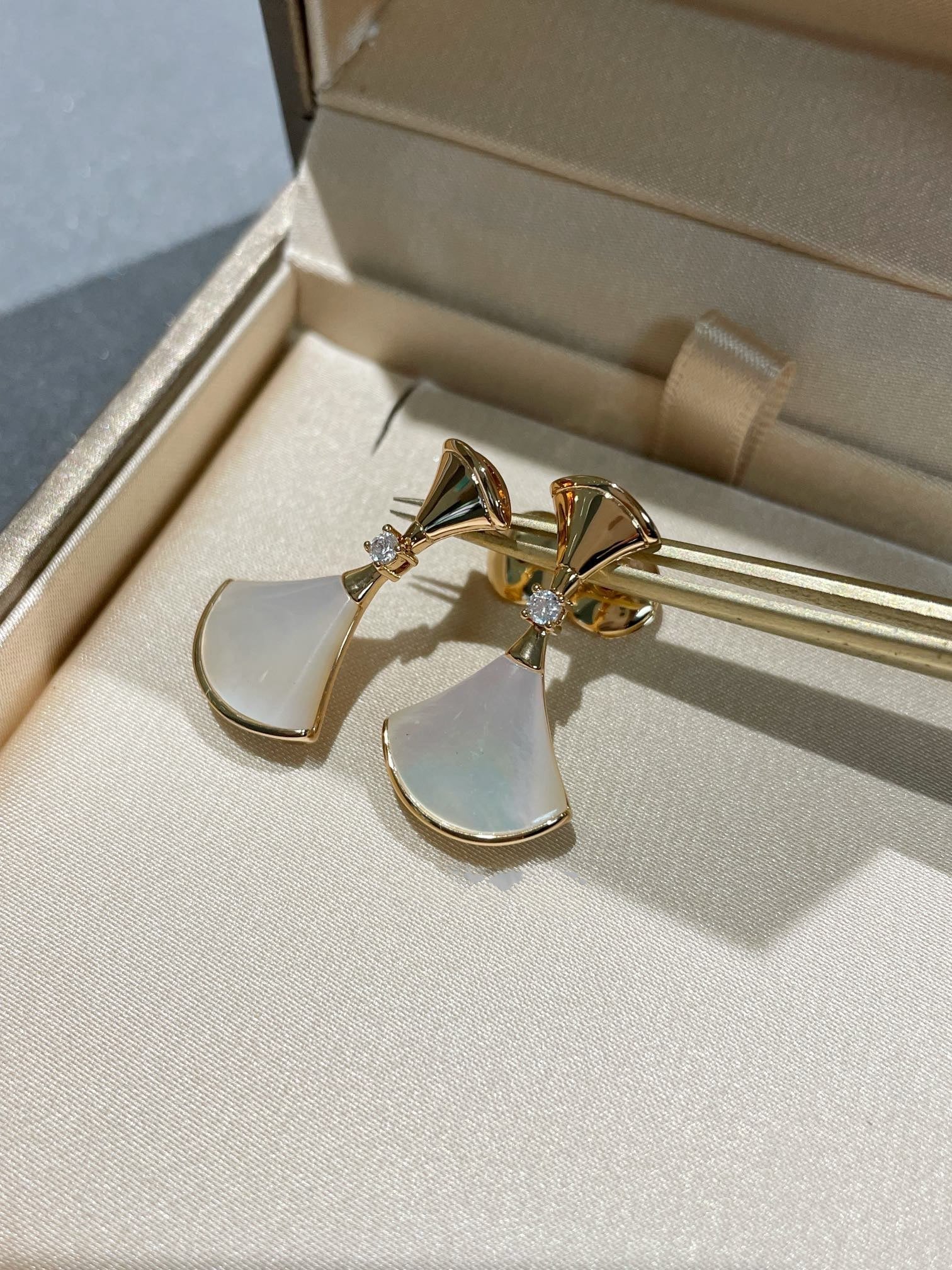 [Shinejoy]ドリームモップ 1ダイヤモンドピアス