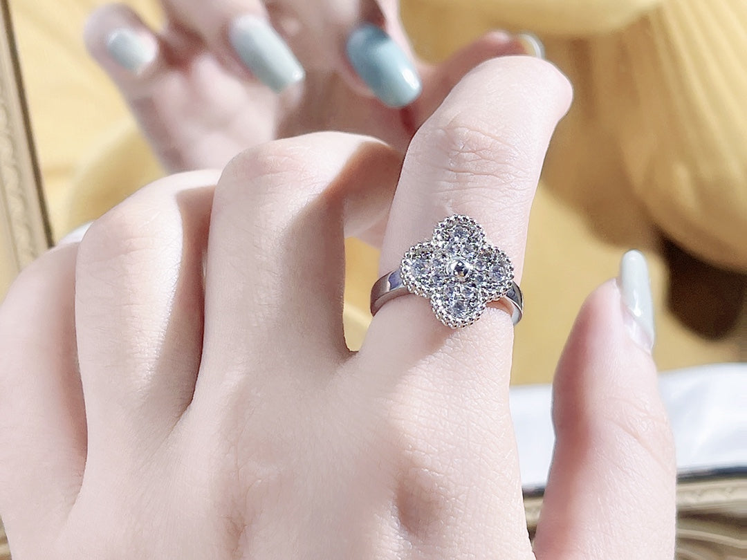 [Shinejoy]CLOVER DIAMOND RING