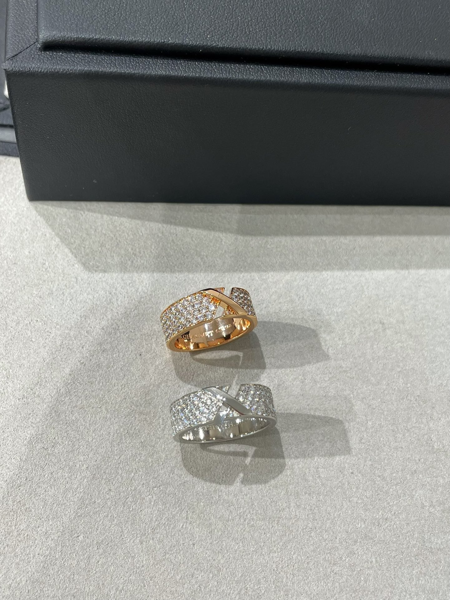 [Shinejoy]LIENS EVIDENCE  DIAMOND PAVED RING