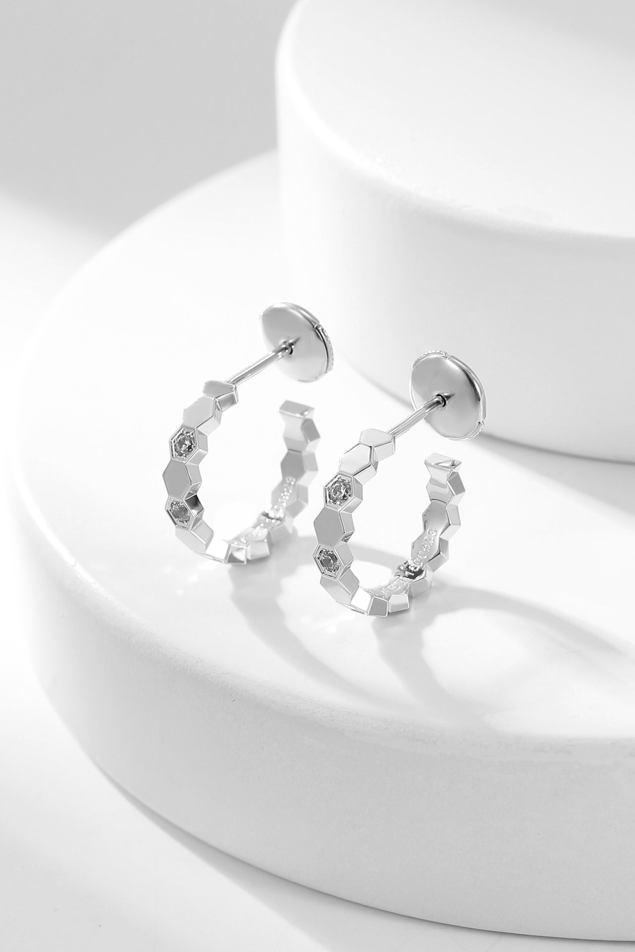 [Shinejoy]BEE LOVE DIAMOND HOOP EARRINGS