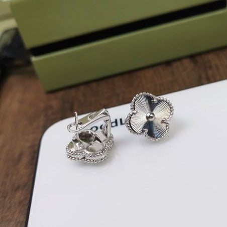[Shinejoy]CLOVER MEDIUM STUD EARRINGS