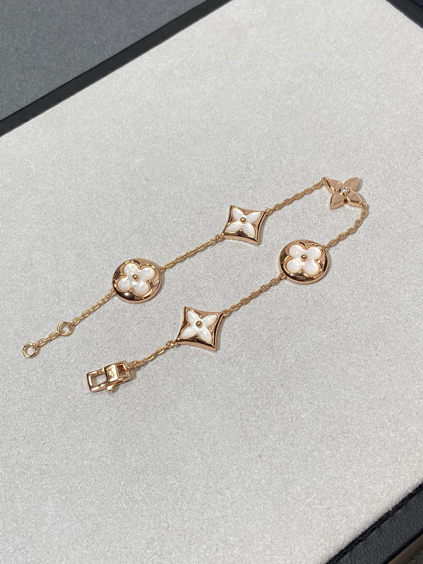 [Shinejoy]STAR AND SUN 5 MOTIF MOP PINK GOLD BRACELET