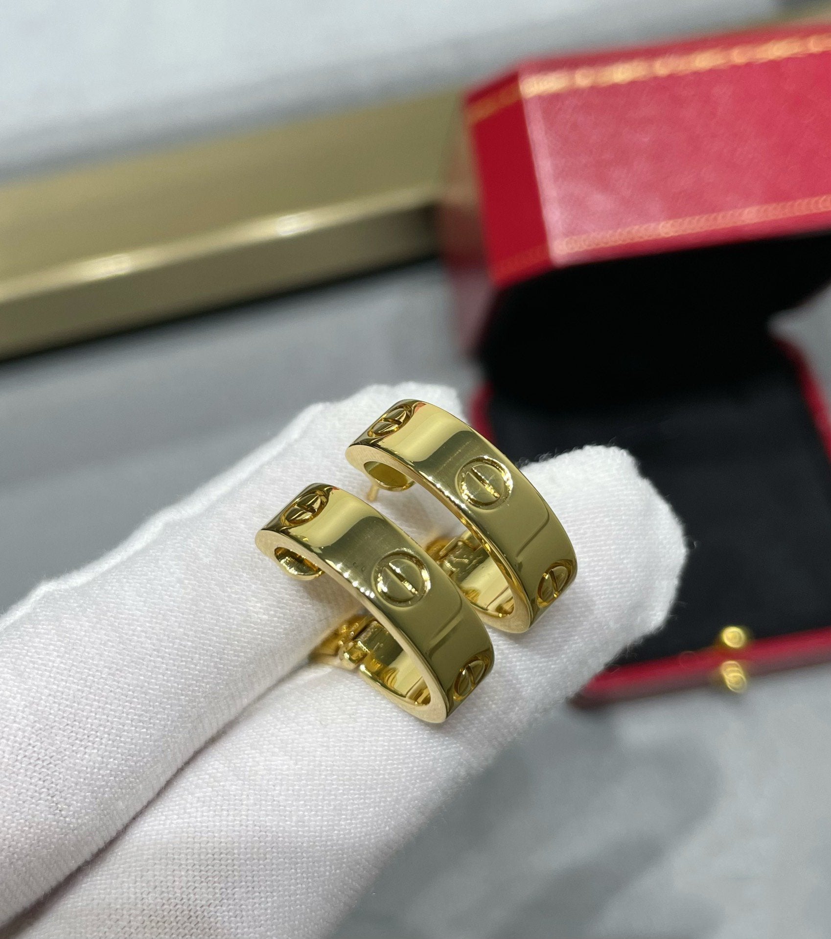 [Shinejoy]LOVE 5.5MM EARRINGS