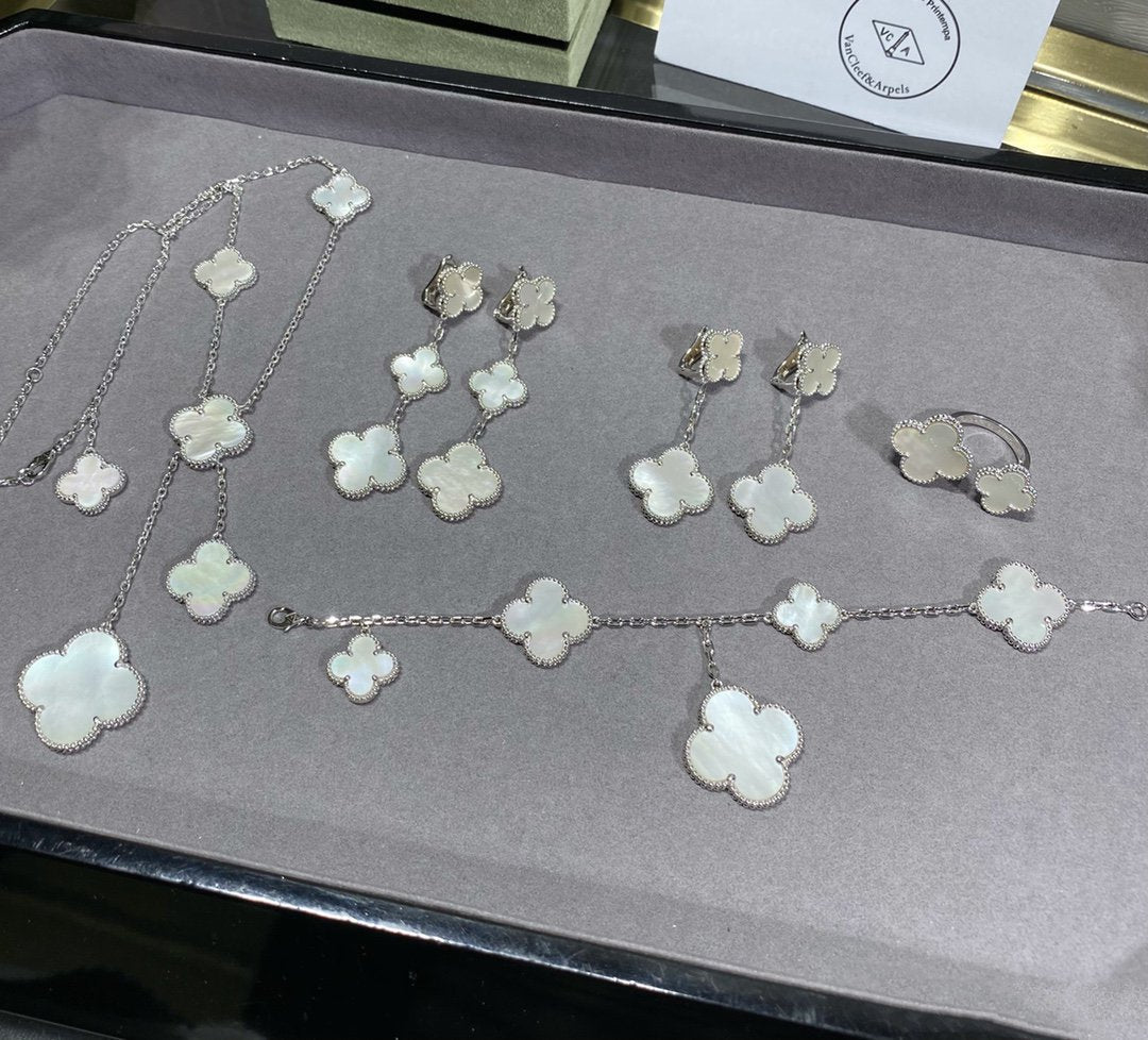 [Shinejoy]CLOVER 5 MOTIF WHITE MOP SILVER BRACELET