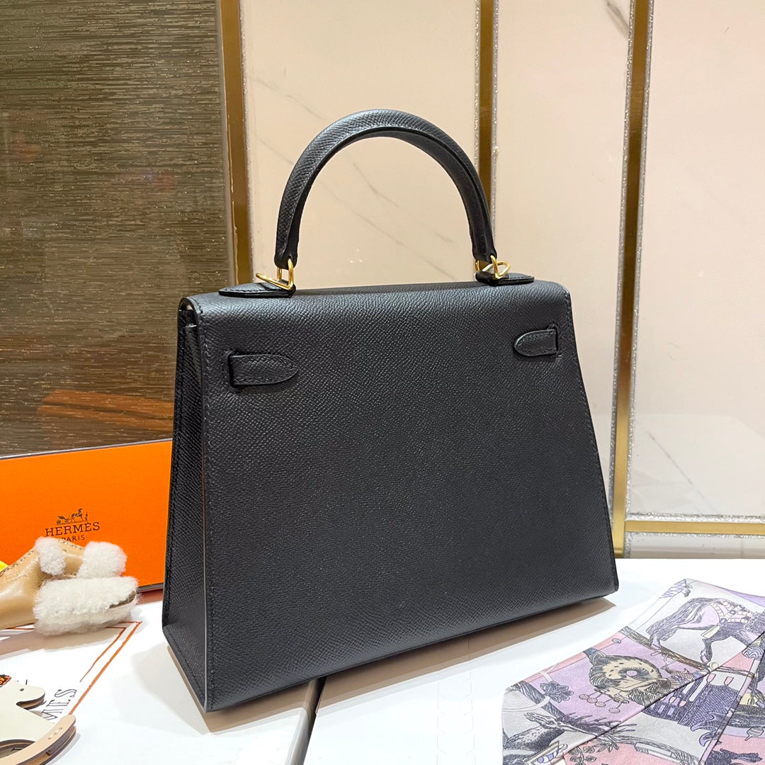 HM KELLY 25CM CUIR EPSOM NOIR FERMOIR DORÉ