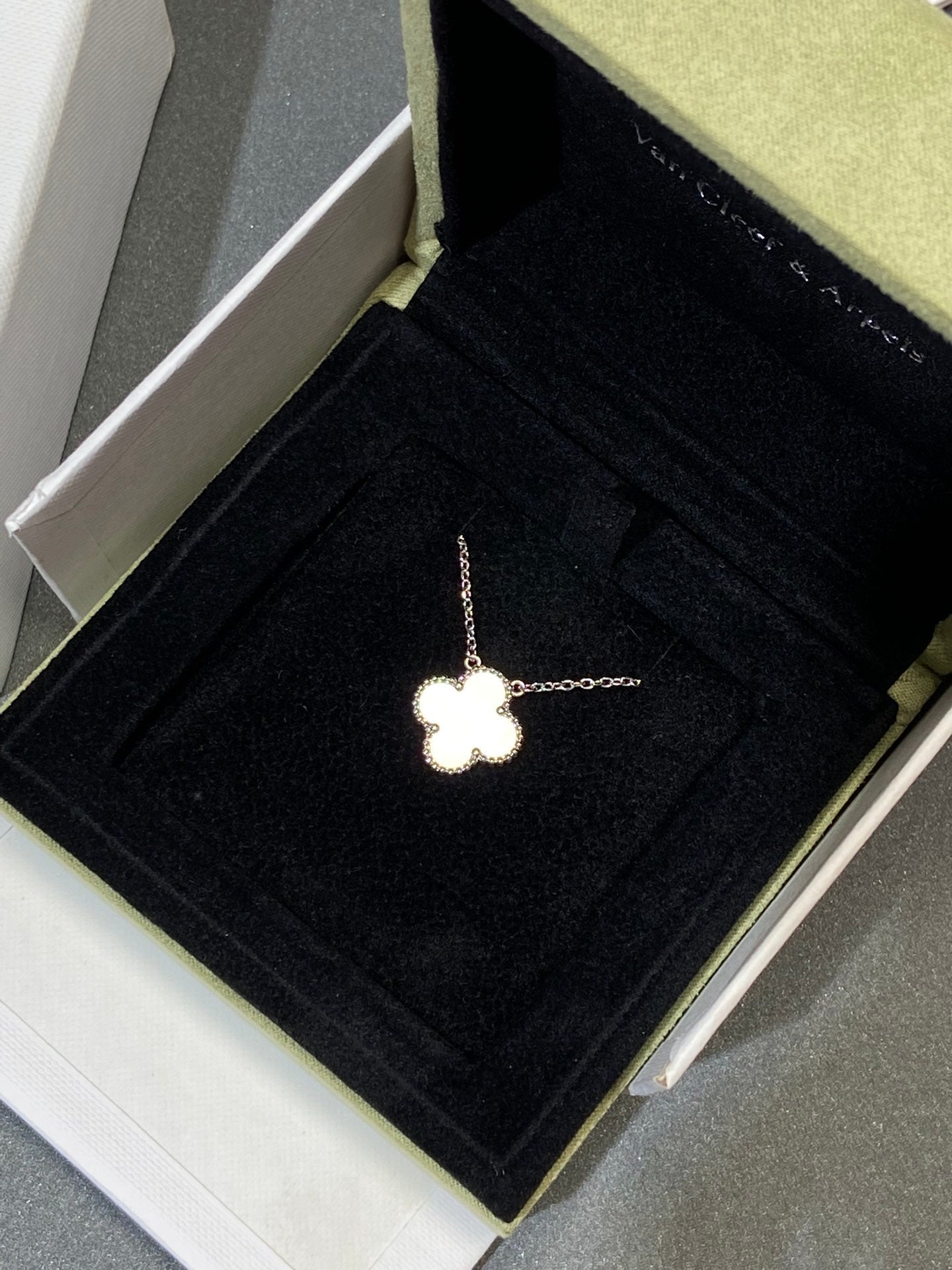 [Shinejoy]CLOVER MEDIUM SILVER WHITE MOP NECKLACE
