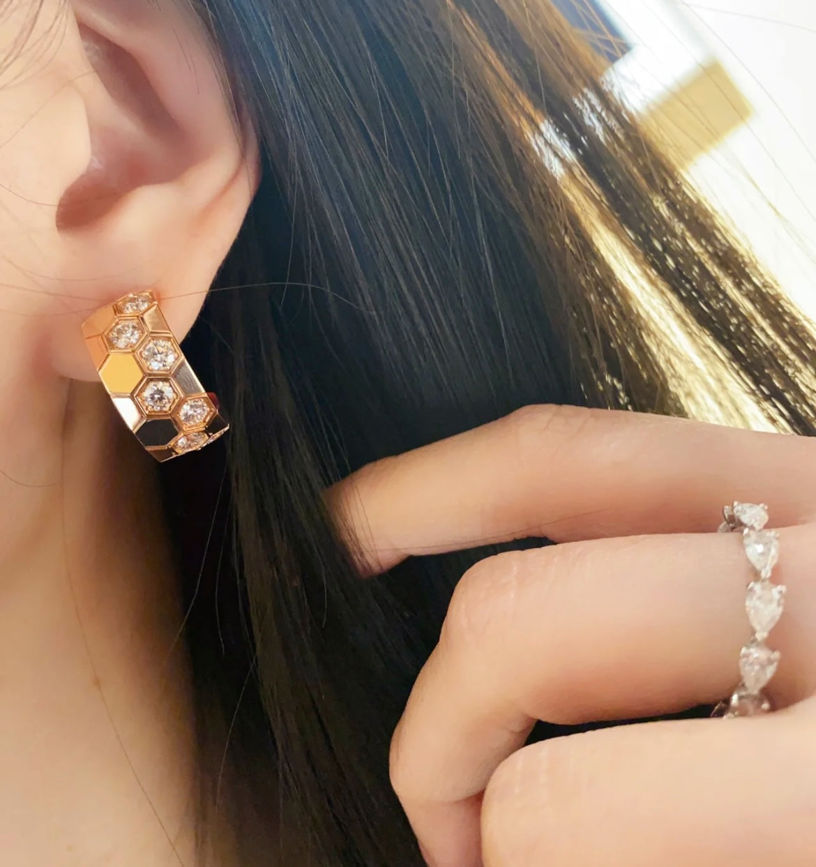 [Shinejoy]BEE LOVE DIAMOND HOOP EARRINGS