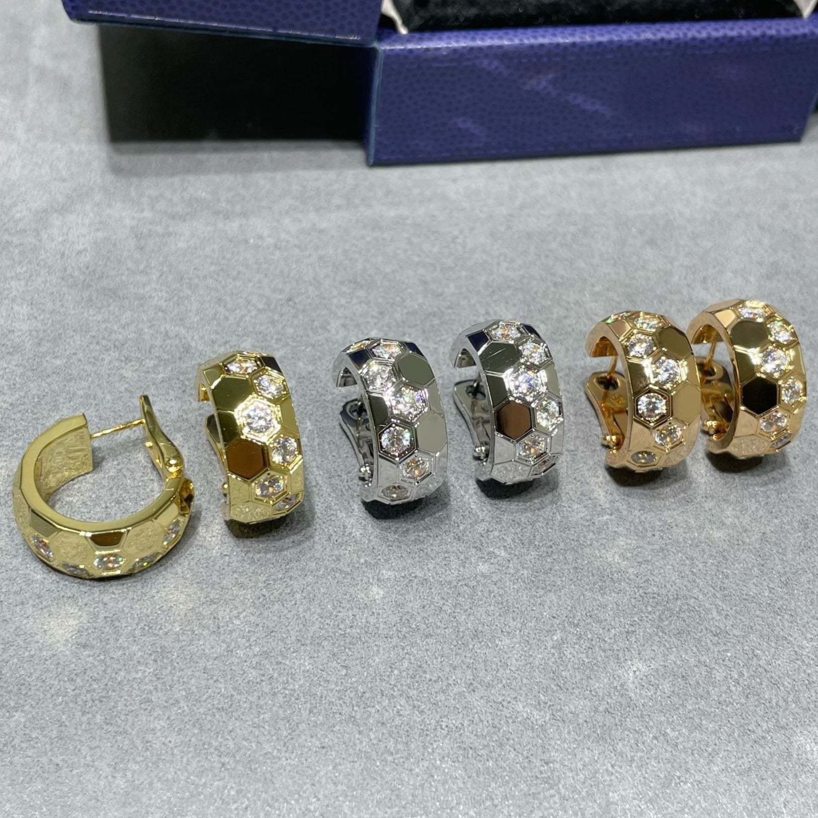 [Shinejoy]BEE LOVE DIAMOND HOOP EARRINGS