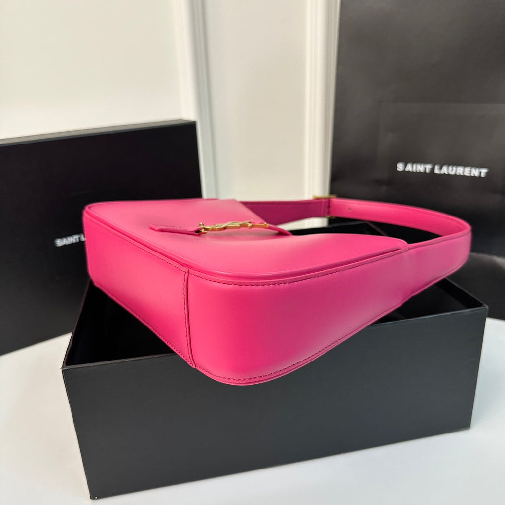 SAC LE 5 À 7 24 CUIR DE VEAU ROSE VIF