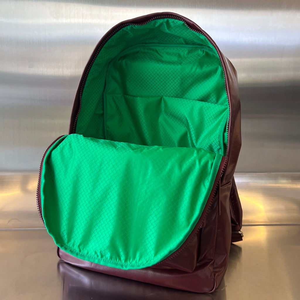 ミディアム アーキタイプ 46 バローロ ラムスキン バックパック