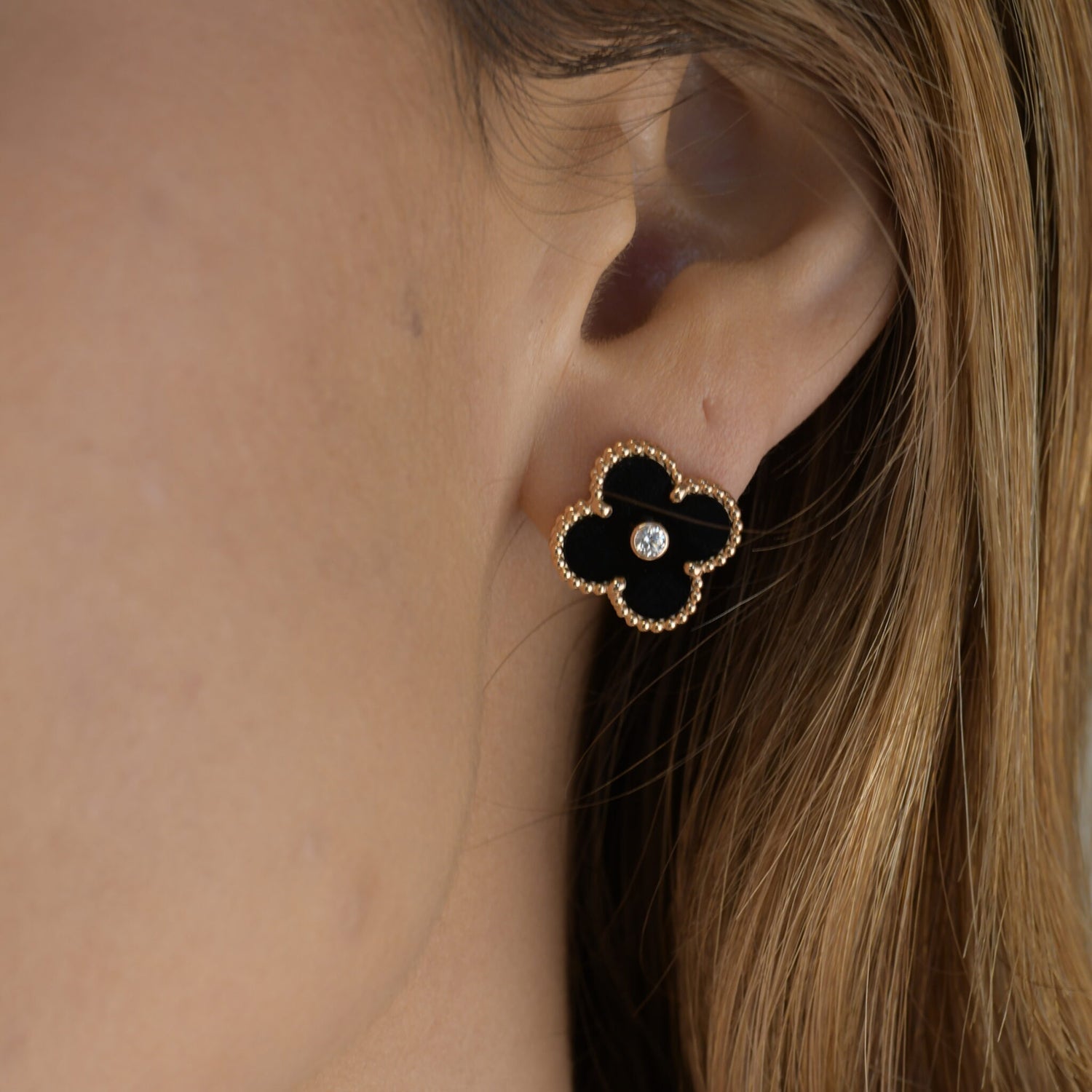 [Shinejoy]CLOVER MEDIUM 1 MOTIFS ONYX DIAMOND EARRINGS