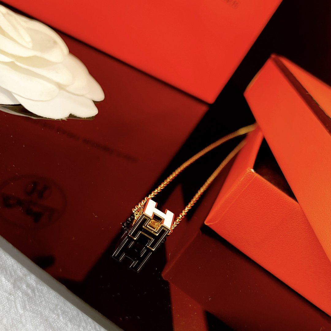 [Shinejoy]H ホワイト スクエア ゴールド ネックレス