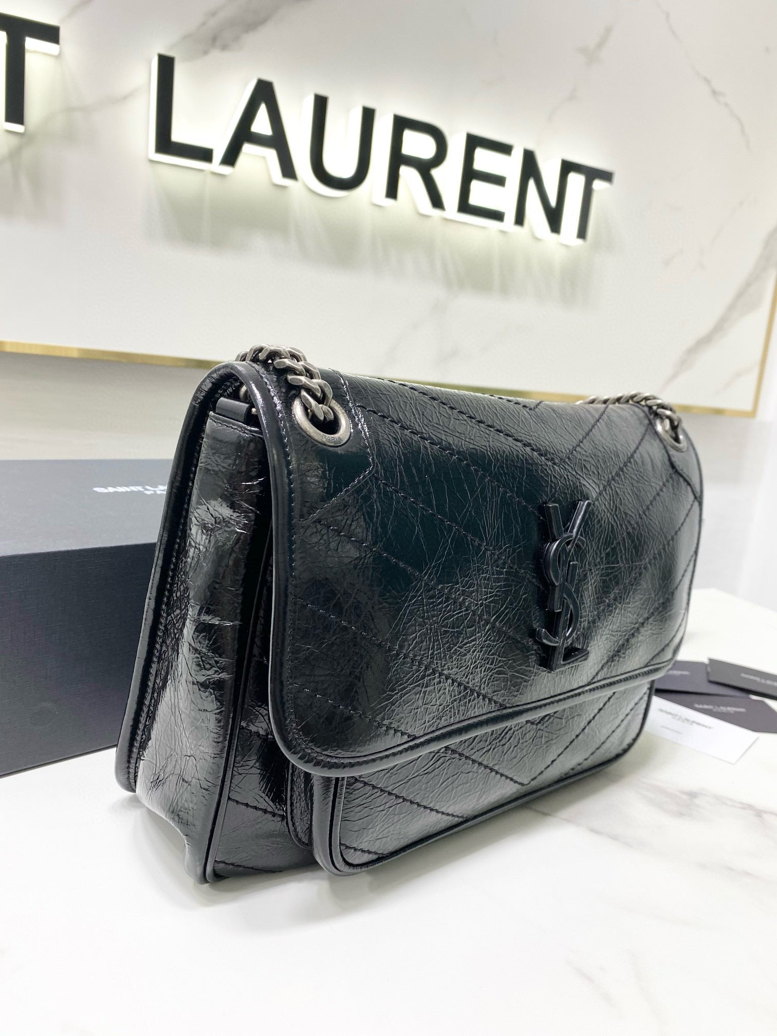 MEDIUM NIKI 28 IN BLACK CALFSKIN CHAIN BAG High-end