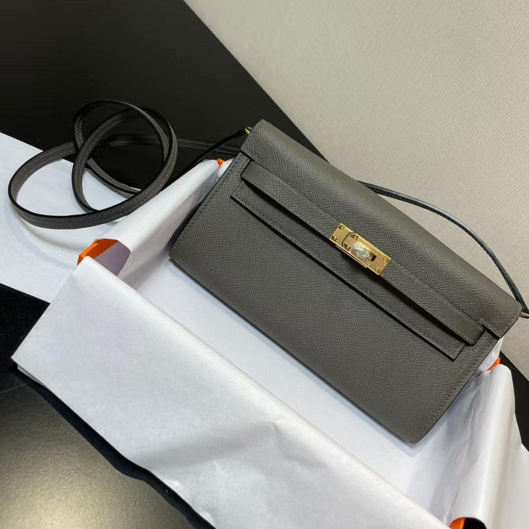 Portefeuille Kelly Classique To Go Epsom 20 gris avec fermetures dorées