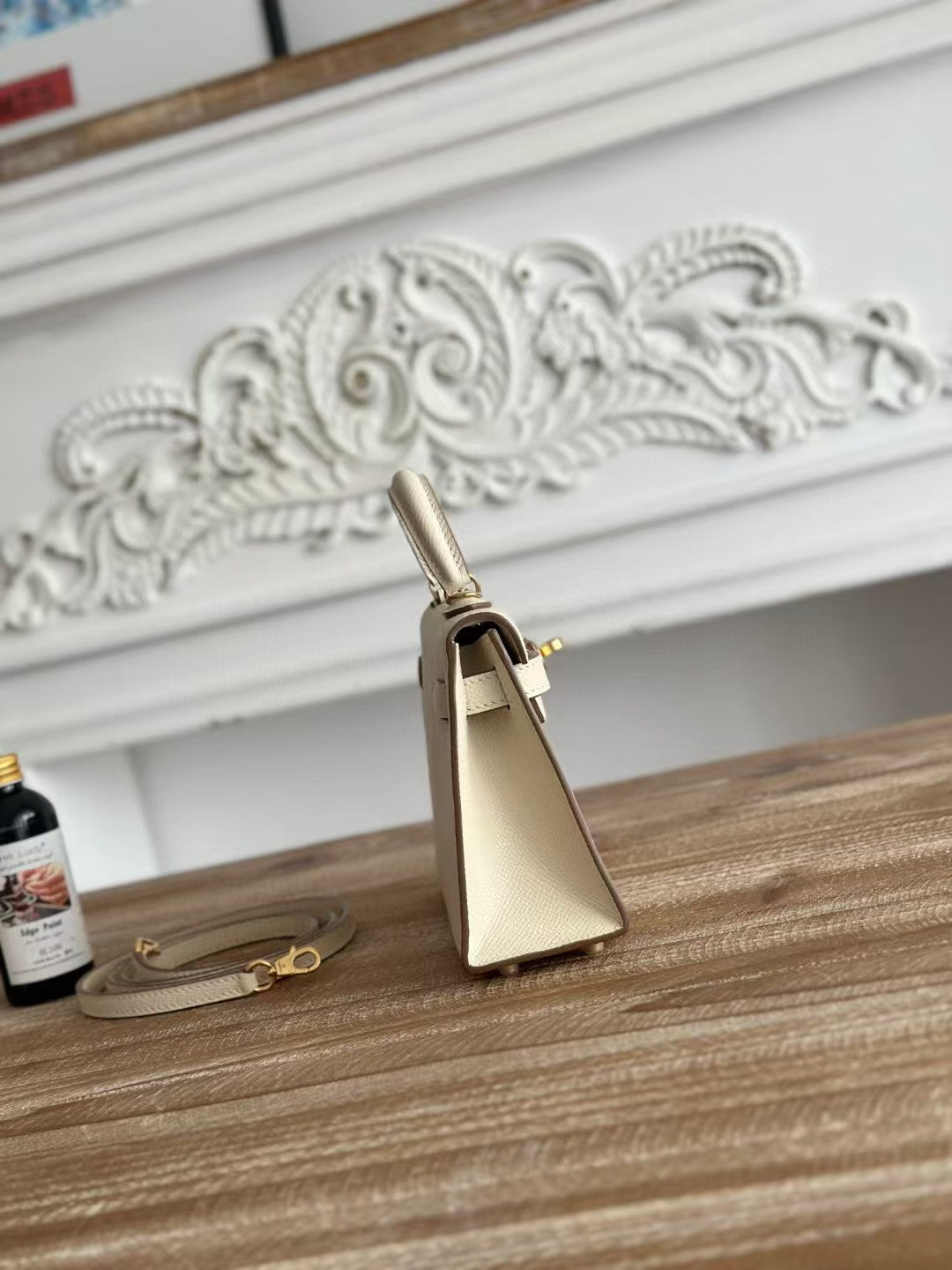 HM KELLY MINI 19 CUIR DE VEAU BLANC FERMOIR DORÉ