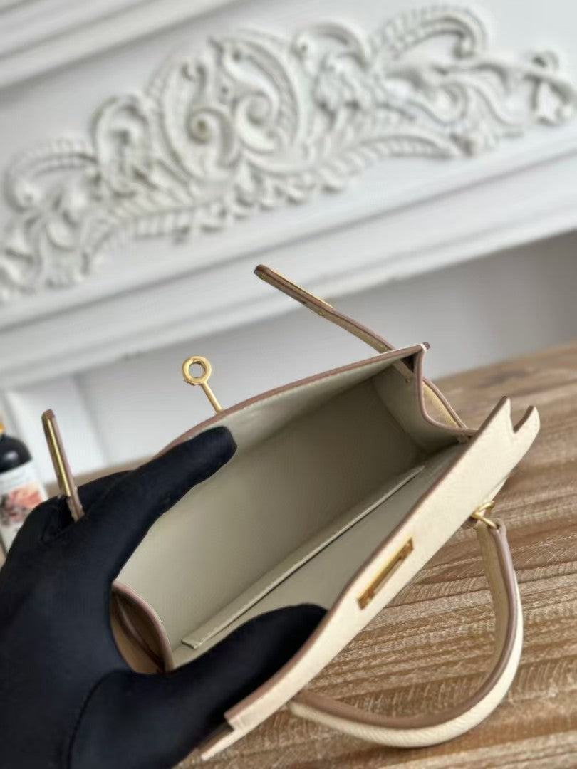 HM KELLY MINI 19 CUIR DE VEAU BLANC FERMOIR DORÉ