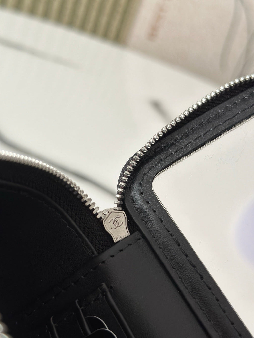 25P バニティ 17 キャビア ハンドル付き ブラック カーフスキン シルバー金具