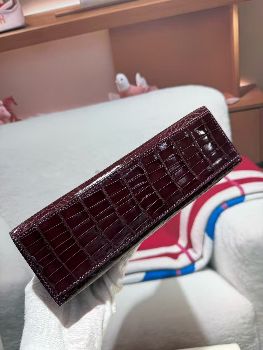 HM KELLY MINI 22 BOUCLE DORÉE EN ALLIGATOR AMÉRICAIN ROUGE (FABRIQUÉE SUR COMMANDE)