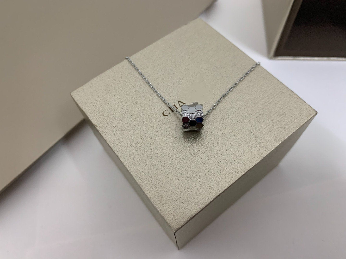 [Shinejoy] COLLIER BEE LOVE DIAMANT