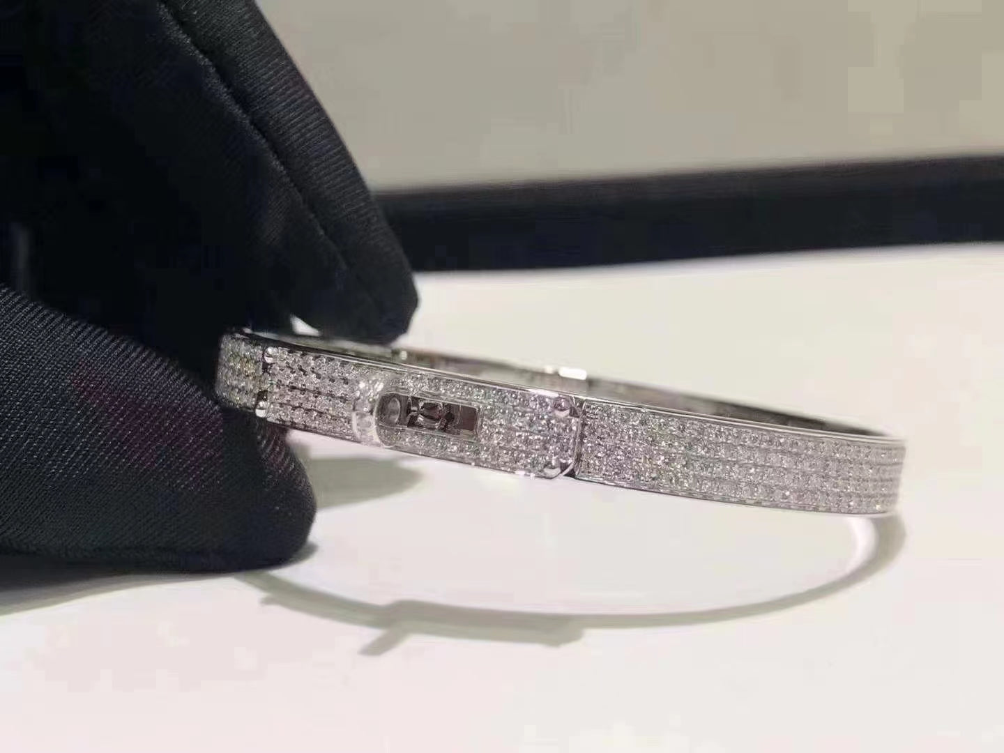 [Shinejoy] BRACELET HM KELLY EN ARGENT ET ENTIÈREMENT PARGENTÉ DE DIAMANTS