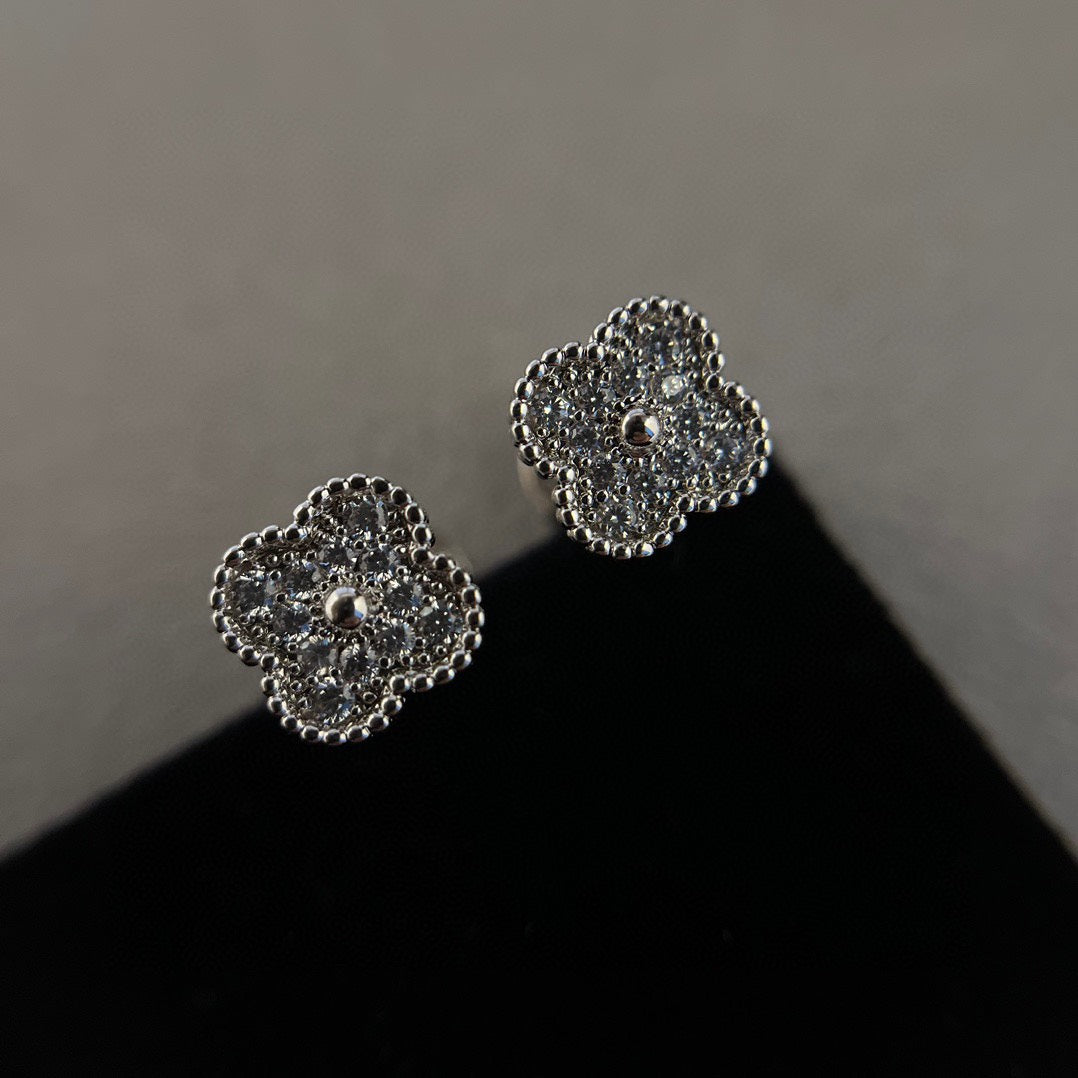 [Shinejoy]CLOVER MINI DIAMOND STUD EARRINGS